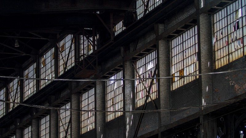 Dated industrial facility in Bethlehem, Pa. Image by Joe Dudeck from Unsplash